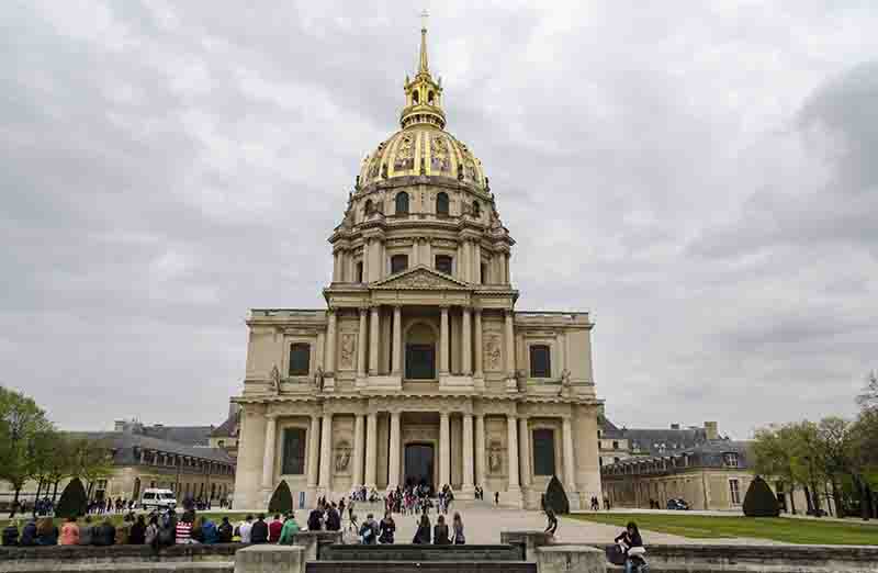 74 - Francia - Paris - iglesia del Dome y tumba de Napoleon.jpg